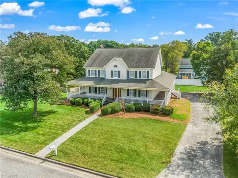 1304 Primrose Ln, High Point, NC 27265