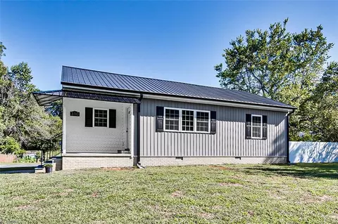 310 Sunset Dr, Randleman, NC 27317