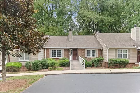 21 Brownstone Ln, Greensboro, NC 27410