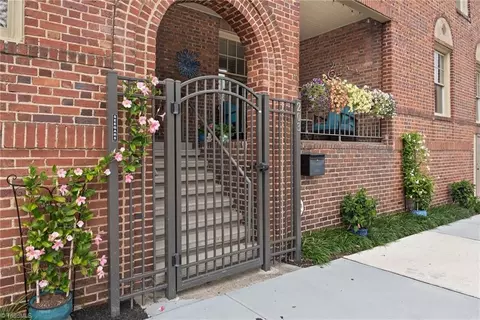 203 Summit Ave, Greensboro, NC 27401