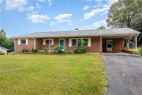 5170 New St, Walkertown, NC 27051