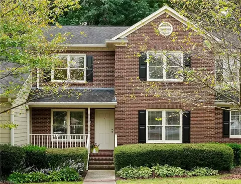 19 Park Village Ln #B, Greensboro, NC 27455