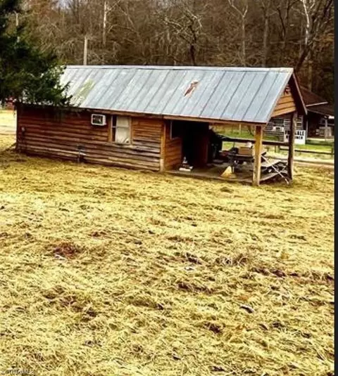 000 Cheryls Pass Cir, Love Valley, NC 28625