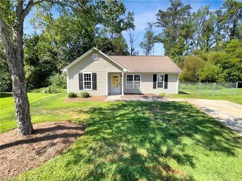 611 Merlin Ct, Burlington, NC 27215