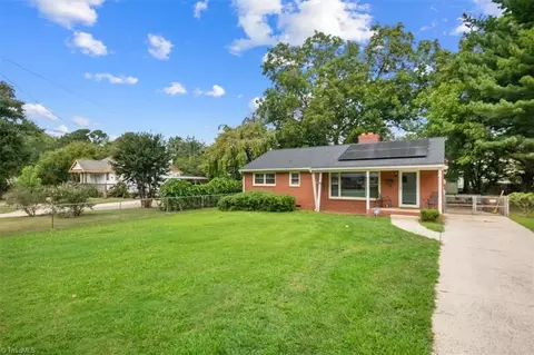 2513 Woodruff Ave, High Point, NC 27265