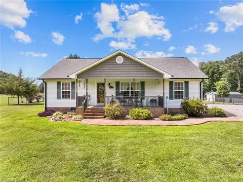 2364 Pine Meadow Dr, Kernersville, NC 27284