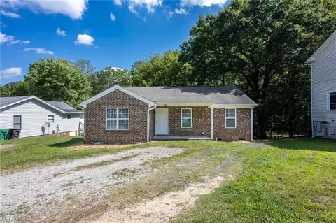 818 Pine Circle Dr, High Point, NC 27265 photo 21