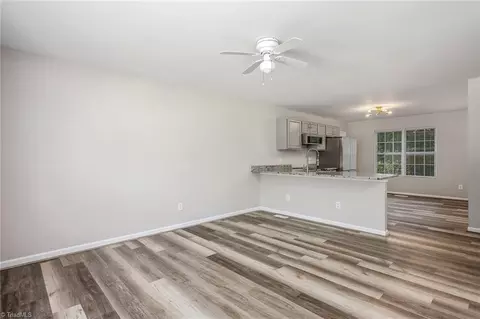 818 Pine Circle Dr, High Point, NC 27265 photo 3
