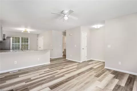 818 Pine Circle Dr, High Point, NC 27265 photo 4