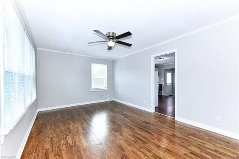 608 Paramount St, High Point, NC 27260 photo 8