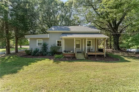 7217 Old 421 Rd, Liberty, NC 27298