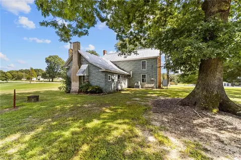 2360 Pine Meadow Dr, Kernersville, NC 27284