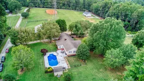 740 Teague Rd, Winston Salem, NC 27107