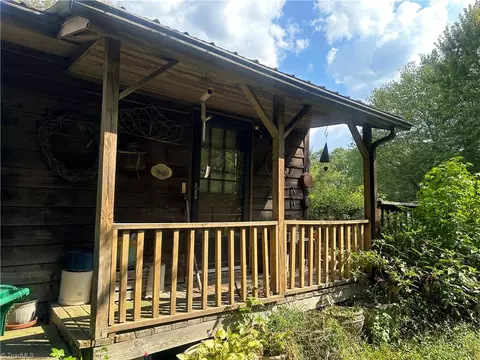 406 Moffitt Dr, High Point, NC 27265