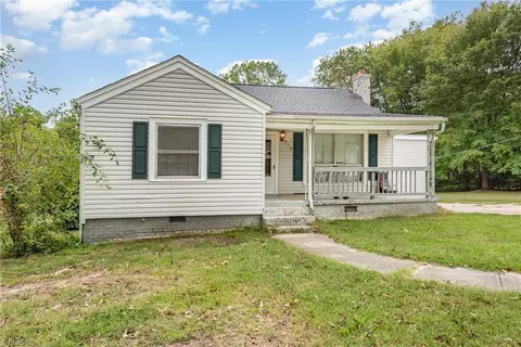 525 Ridgecrest Dr, High Point, NC 27262