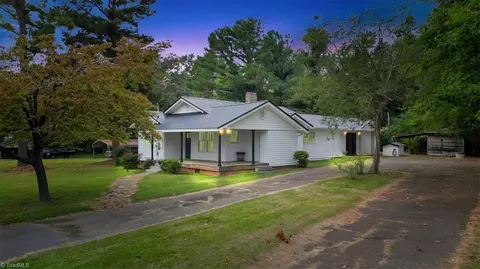 472 Gardenia Rd, Robbins, NC 27325