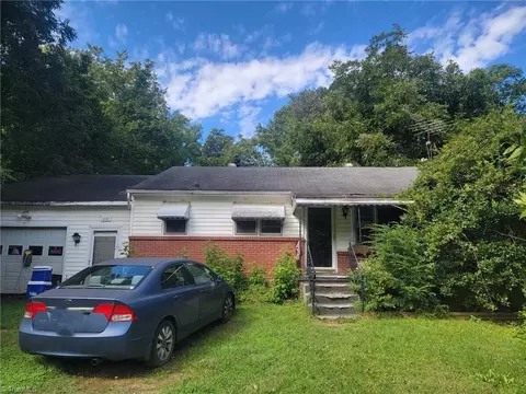 802 Hendrix St, High Point, NC 27262