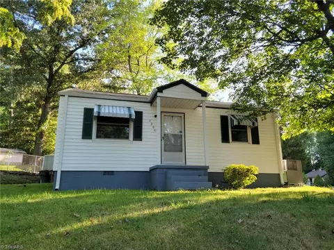 2800 Wildwood Dr, Greensboro, NC 27407