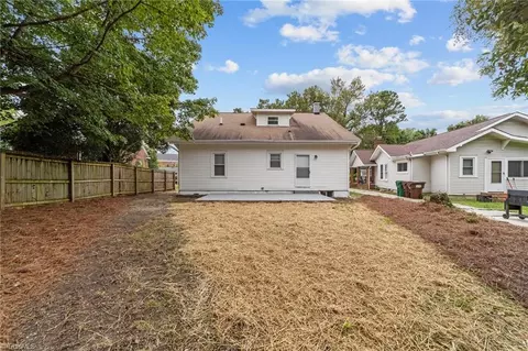 814 Circle Dr, High Point, NC 27262 photo 48