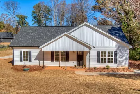 3929 Gracemont Dr, Winston Salem, NC 27106