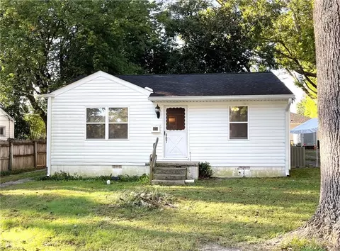907 Barringer St, Greensboro, NC 27403