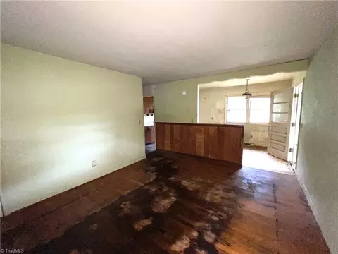 714 Roach St, Mayodan, NC 27027 photo 8