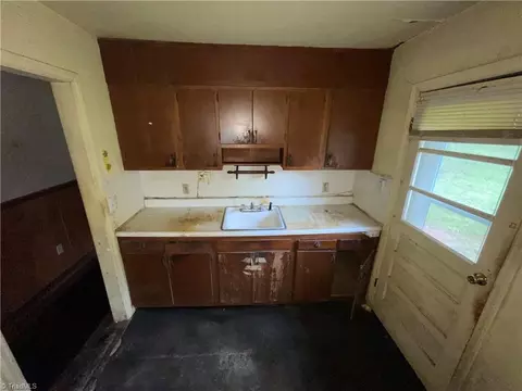 714 Roach St, Mayodan, NC 27027 photo 11