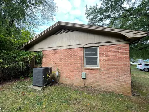 714 Roach St, Mayodan, NC 27027 photo 6