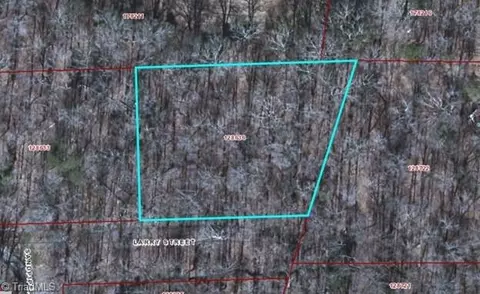 905 Larry St, Burlington, NC 27217