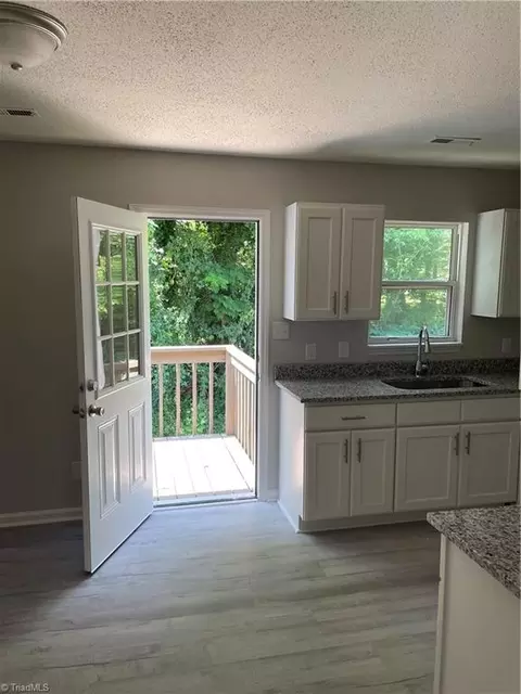 3010 Ingleside Dr, High Point, NC 27265 photo 2