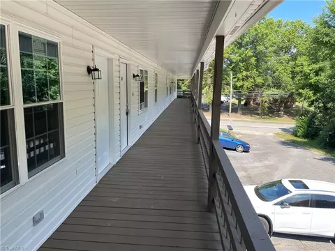 3010 Ingleside Dr, High Point, NC 27265 photo 5