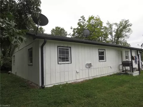 813 Mobile St, High Point, NC 27260 photo 2