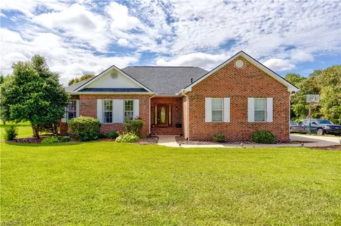 845 Enterprise Rd, Lexington, NC 27295