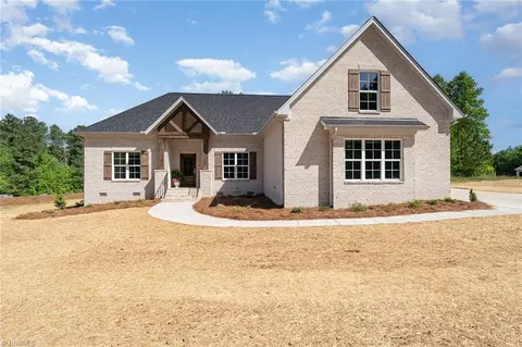 7109 Lanier Rd, Summerfield, NC 27358