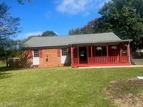 222 Yorktown Rd, Kernersville, NC 27284