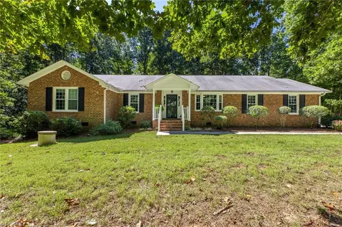 4800 Landaff Dr, Greensboro, NC 27406