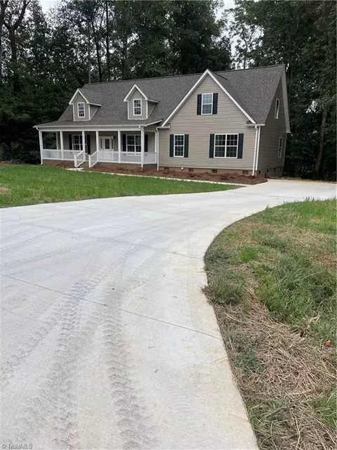 467 Parksfield Trl, Ramseur, NC 27316