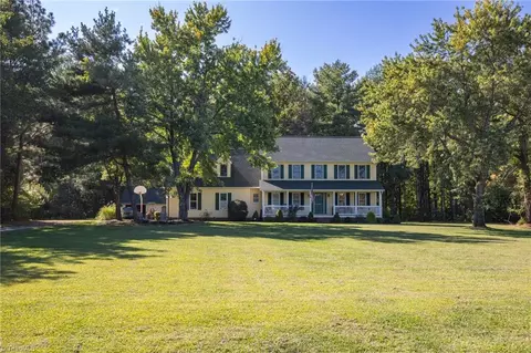 7527 Dubach Rd, Summerfield, NC 27358
