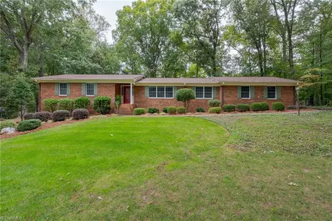 702 Tangle Dr, Jamestown, NC 27282