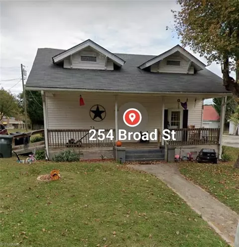 254 Broad St, Lexington, NC 27295