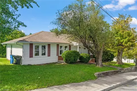 435 Durham St, Mount Airy, NC 27030