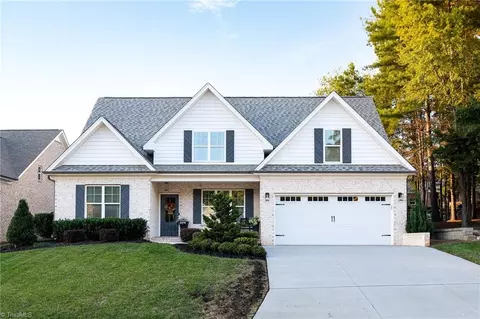 128 Quail Run Dr, Clemmons, NC 27012