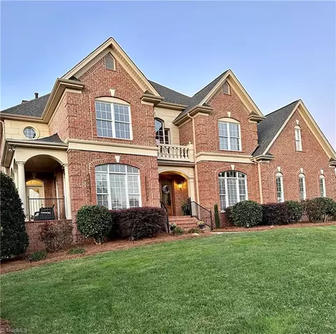 1015 Salem Cove Ct, Clemmons, NC 27012