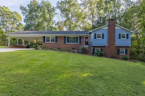 154 Autumn Dr, Thomasville, NC 27360