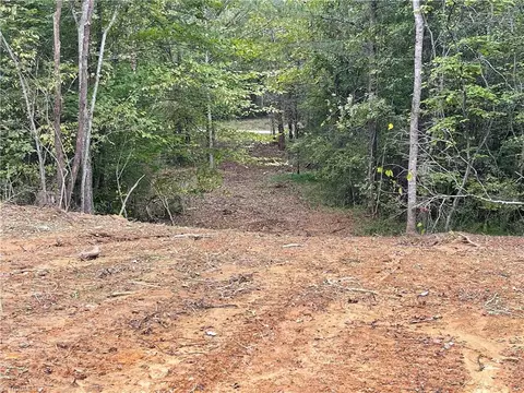 2898 Stoney Creek Church Rd #13, Burlington, NC 27217