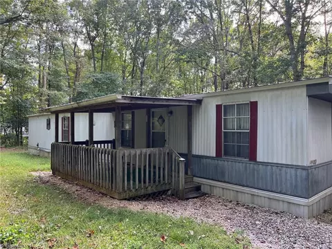2479 S Lake Dr, Asheboro, NC 27205