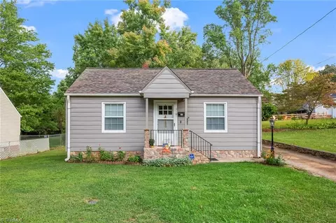 310 Elmwood Dr, Winston Salem, NC 27127