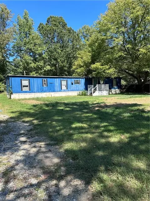 4413 Pontiac Dr, Greensboro, NC 27405