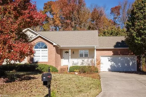 605 Tara Dr, High Point, NC 27265