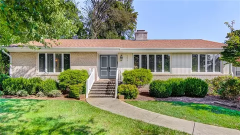 3004 Cornwallis Dr W, Greensboro, NC 27408